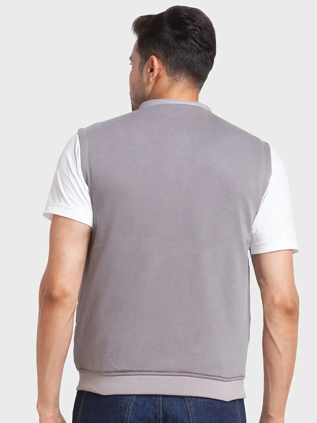 Men Grey Tailored Fit Solid Polyester Sleeveless Jackets