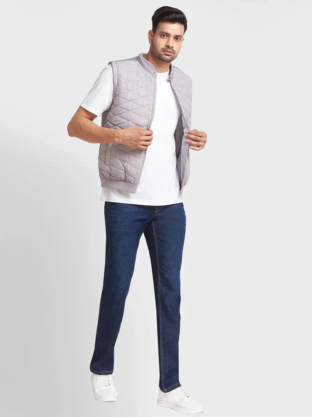 Men Grey Tailored Fit Solid Polyester Sleeveless Jackets