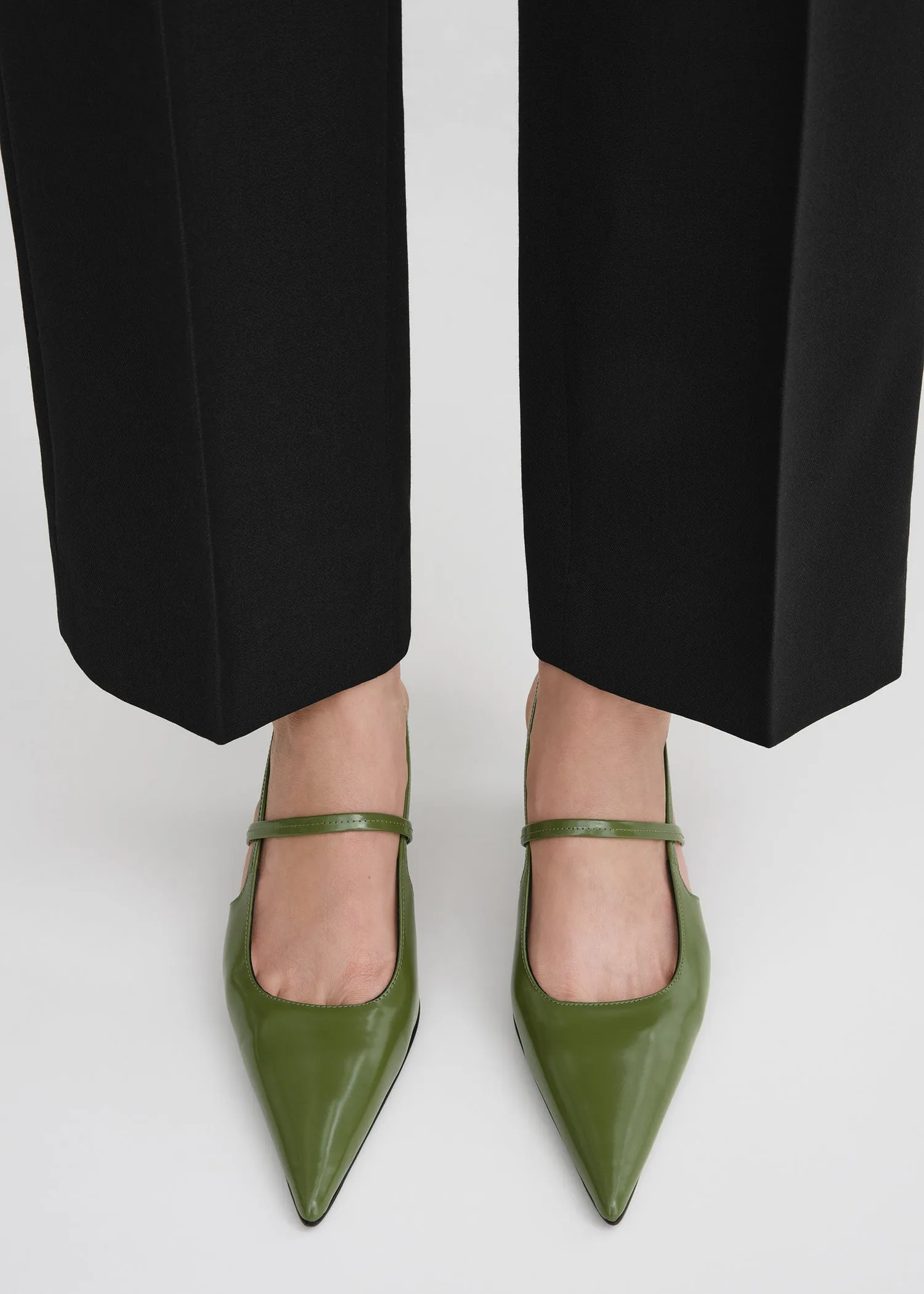 Sharp leather slingbacks laurel
