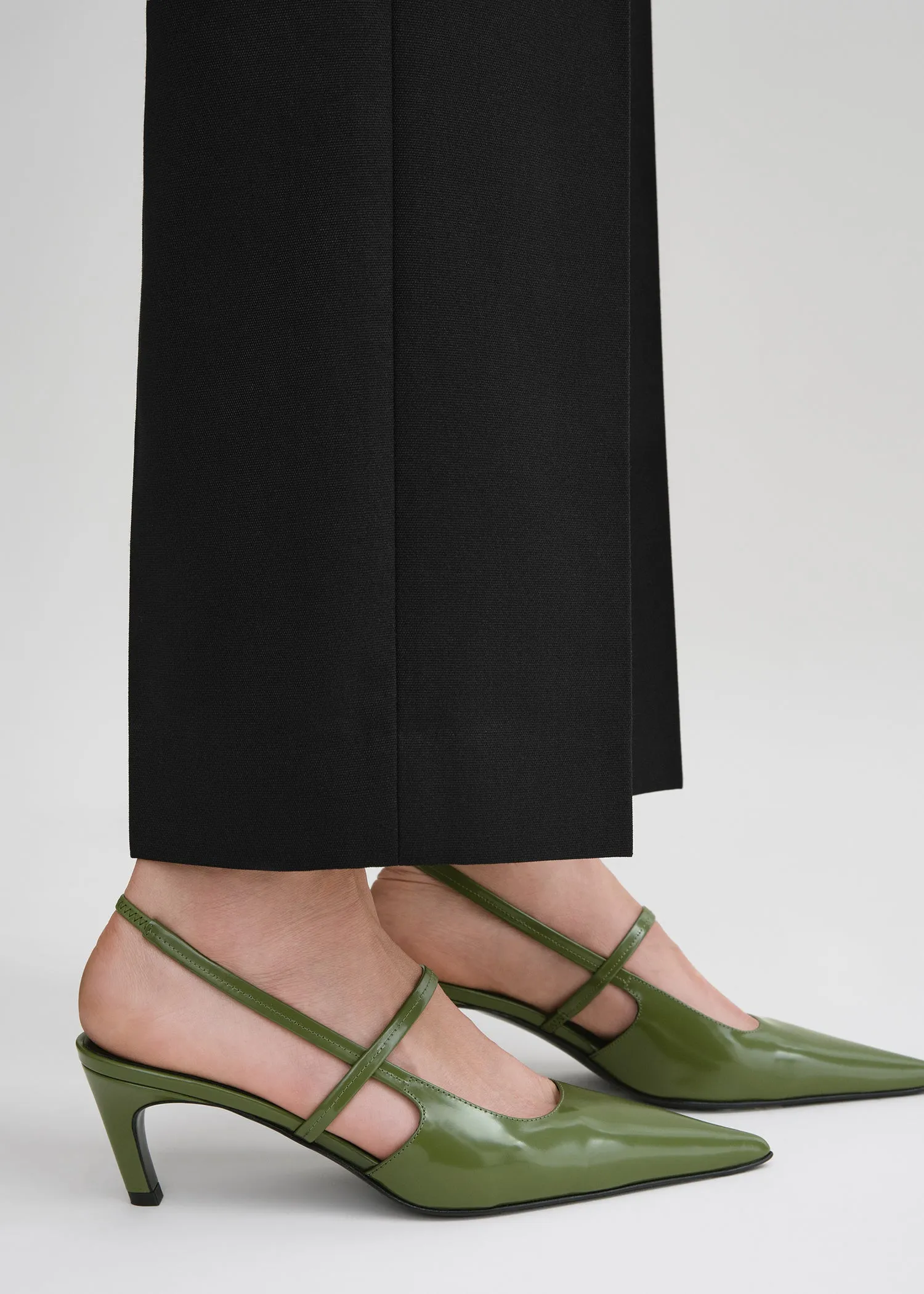 Sharp leather slingbacks laurel
